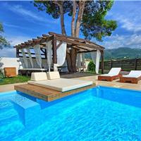 3 bedroom seaside villa with pool, Acharavi, sleeps 5